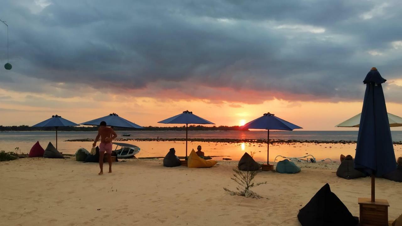 Sunset Beach Bungalow Гили-Мено Экстерьер фото