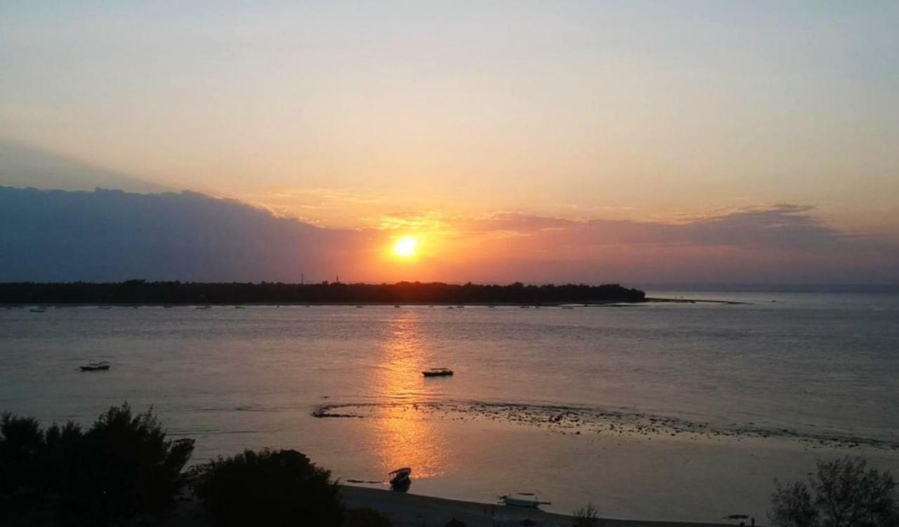 Sunset Beach Bungalow Гили-Мено Экстерьер фото
