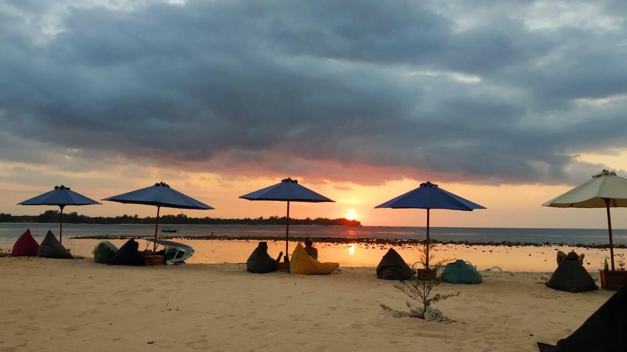 Sunset Beach Bungalow Гили-Мено Экстерьер фото