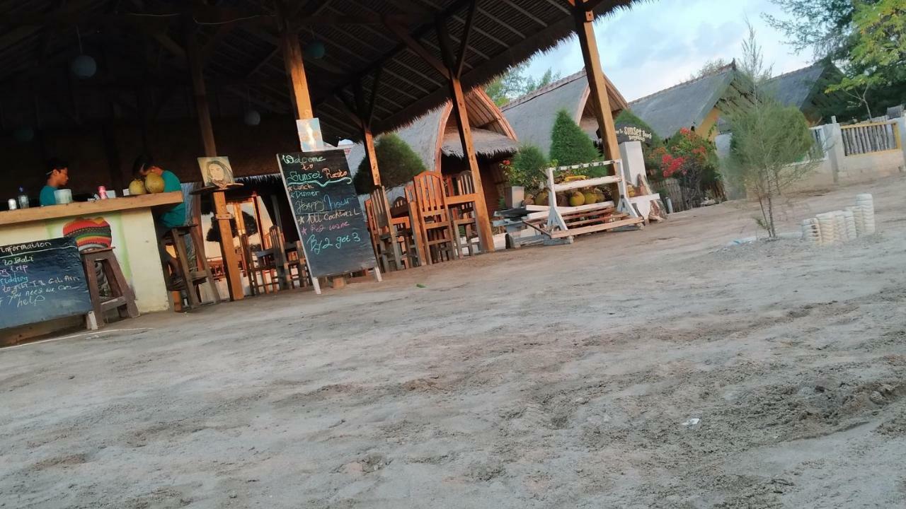Sunset Beach Bungalow Гили-Мено Экстерьер фото