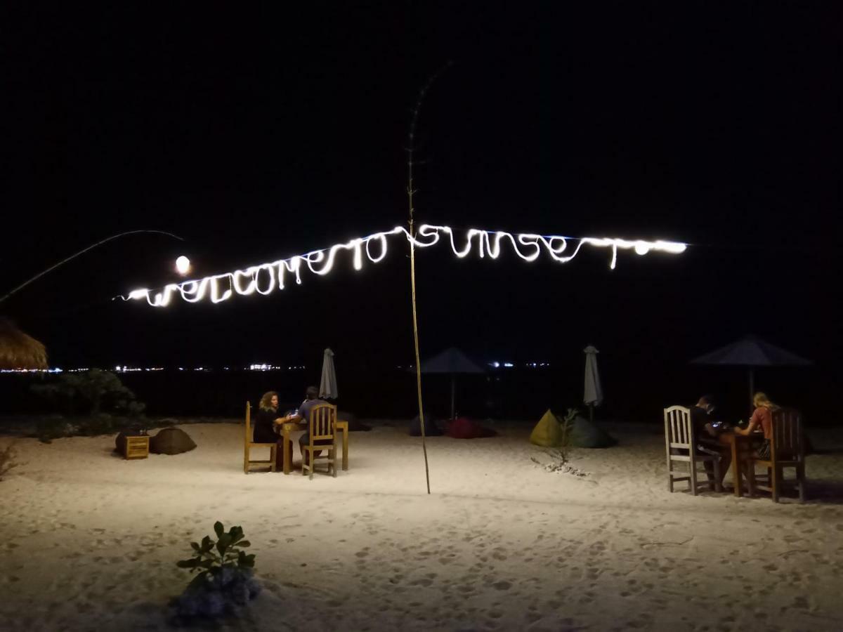 Sunset Beach Bungalow Гили-Мено Экстерьер фото